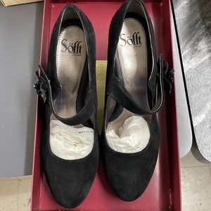 Söfft black suede heels